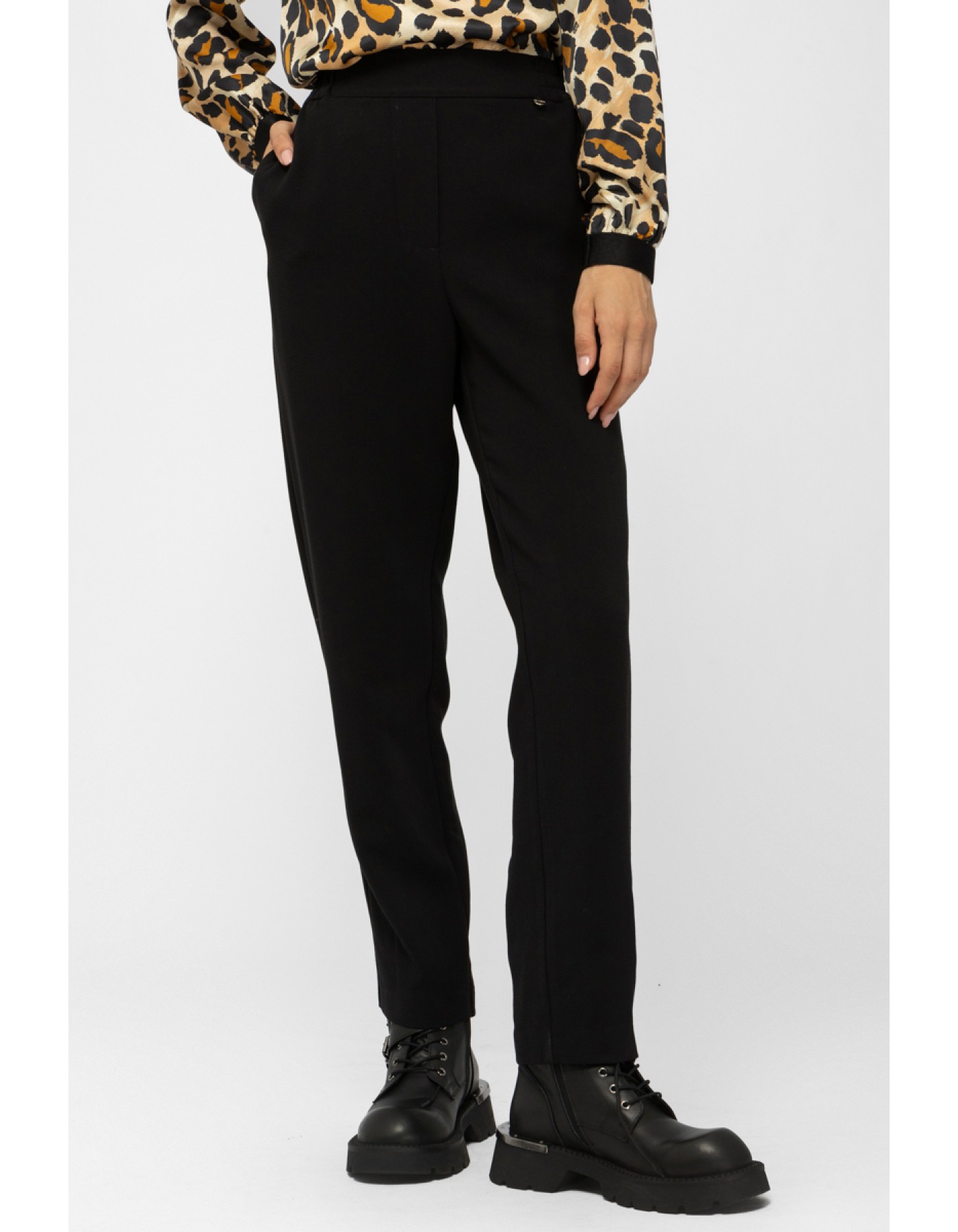 Παντελόνι με λάστιχο και τσέπες