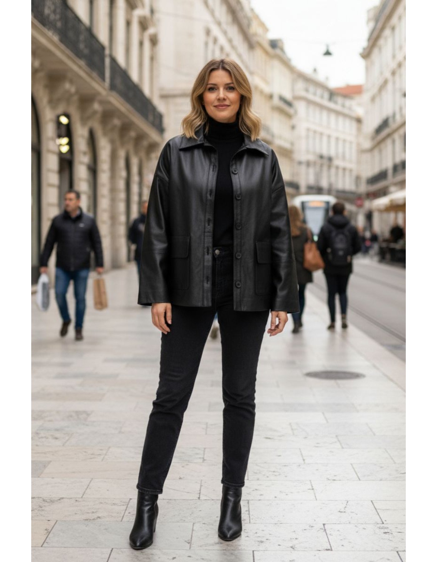 Ζακέτα eco-δερματίνη με τσέπες Ζακέτα eco-δερματίνη με τσέπες