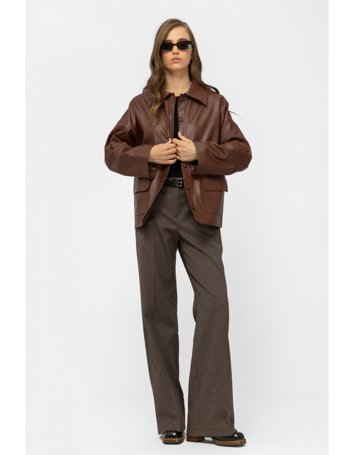 Ζακέτα eco-δερματίνη με τσέπες Ζακέτα eco-δερματίνη με τσέπες