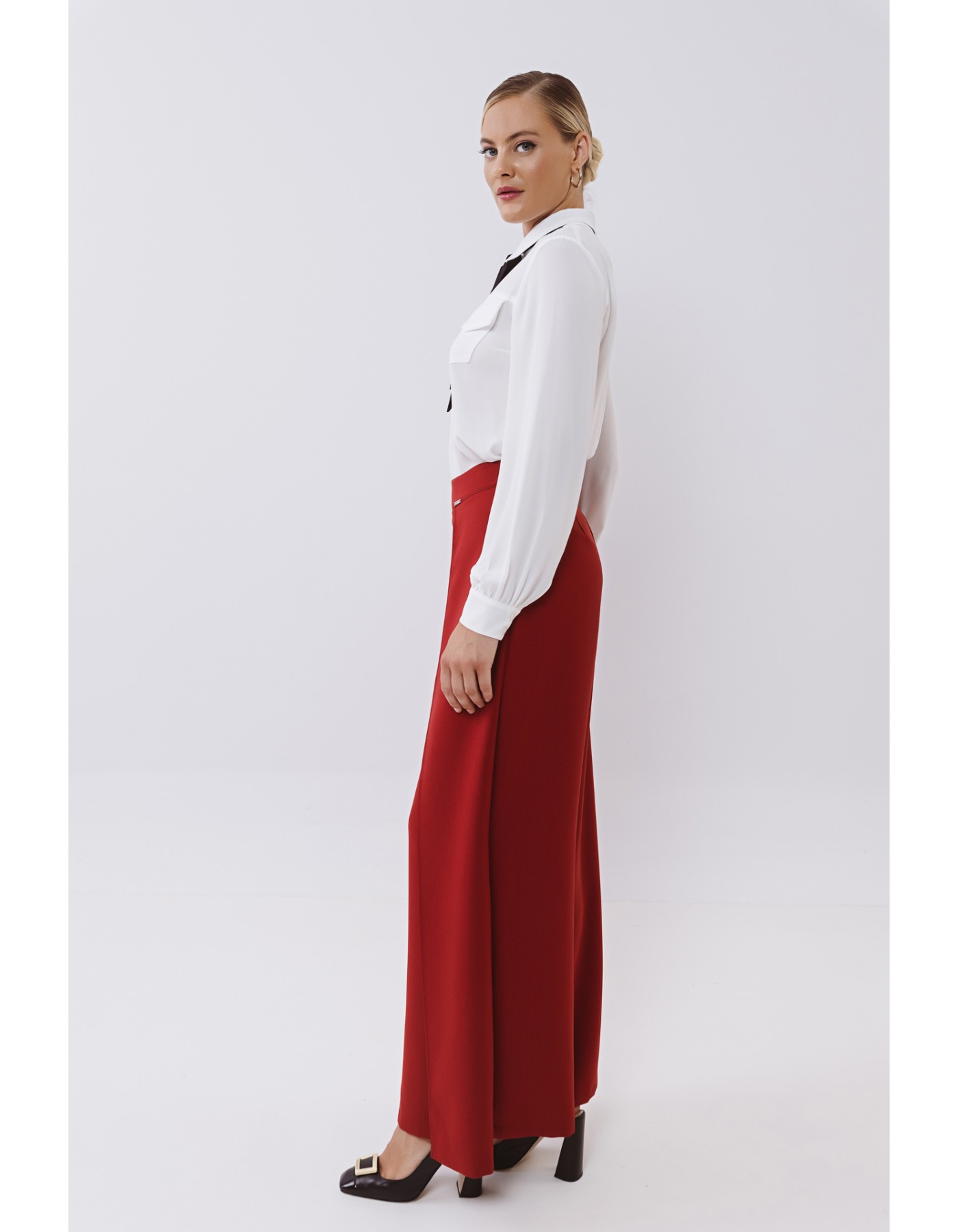 Πουκάμισο ζορζέτα με σατέν φουλάρι Πουκάμισο ζορζέτα με σατέν φουλάρι