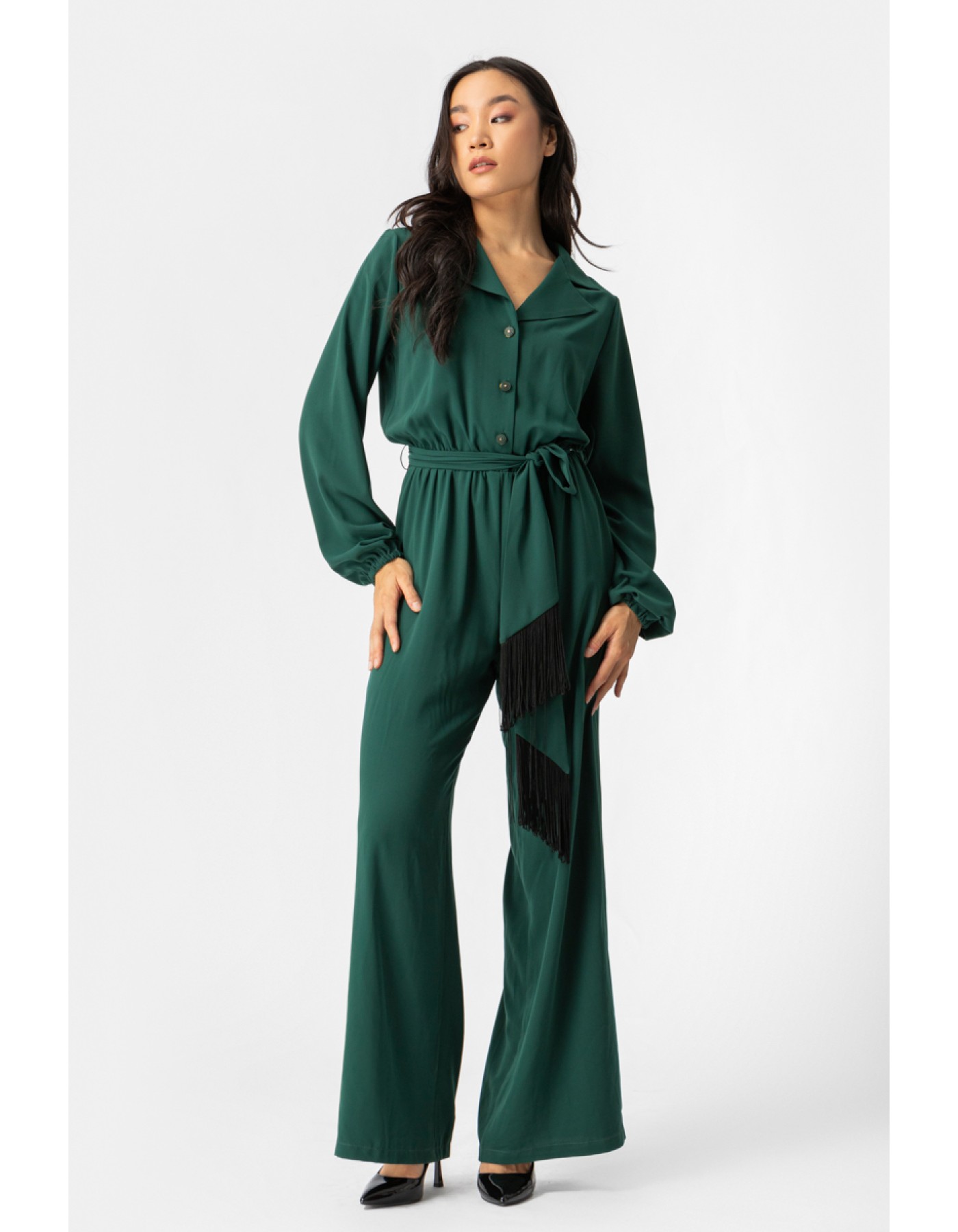 Ολόσωμη φόρμα κρεπ με κρόσσι