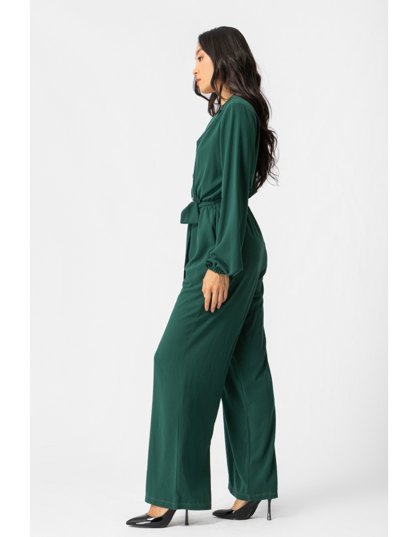 Ολόσωμη φόρμα κρεπ με κρόσσι