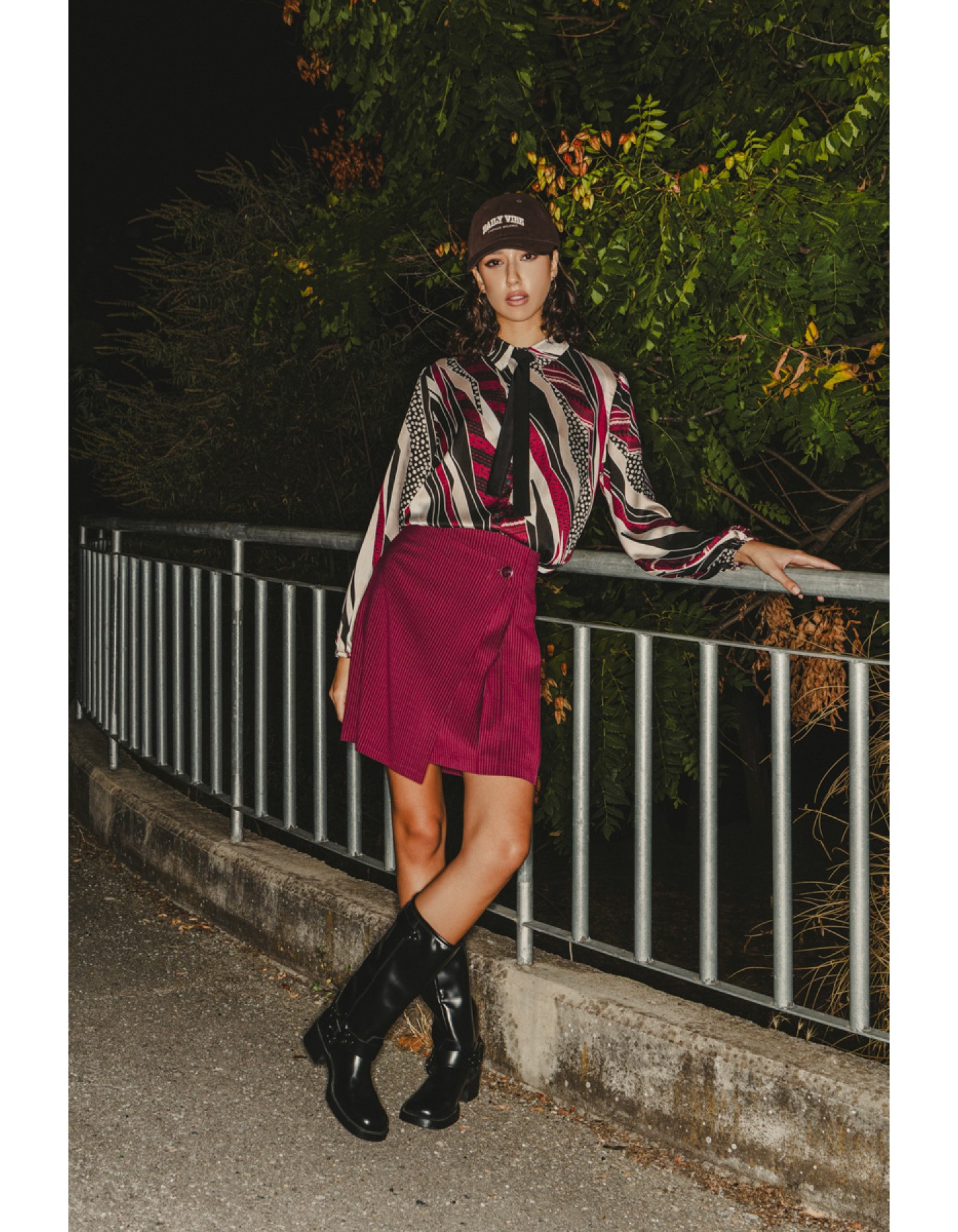 Φούστα ριγέ μπορντώ πιέτες