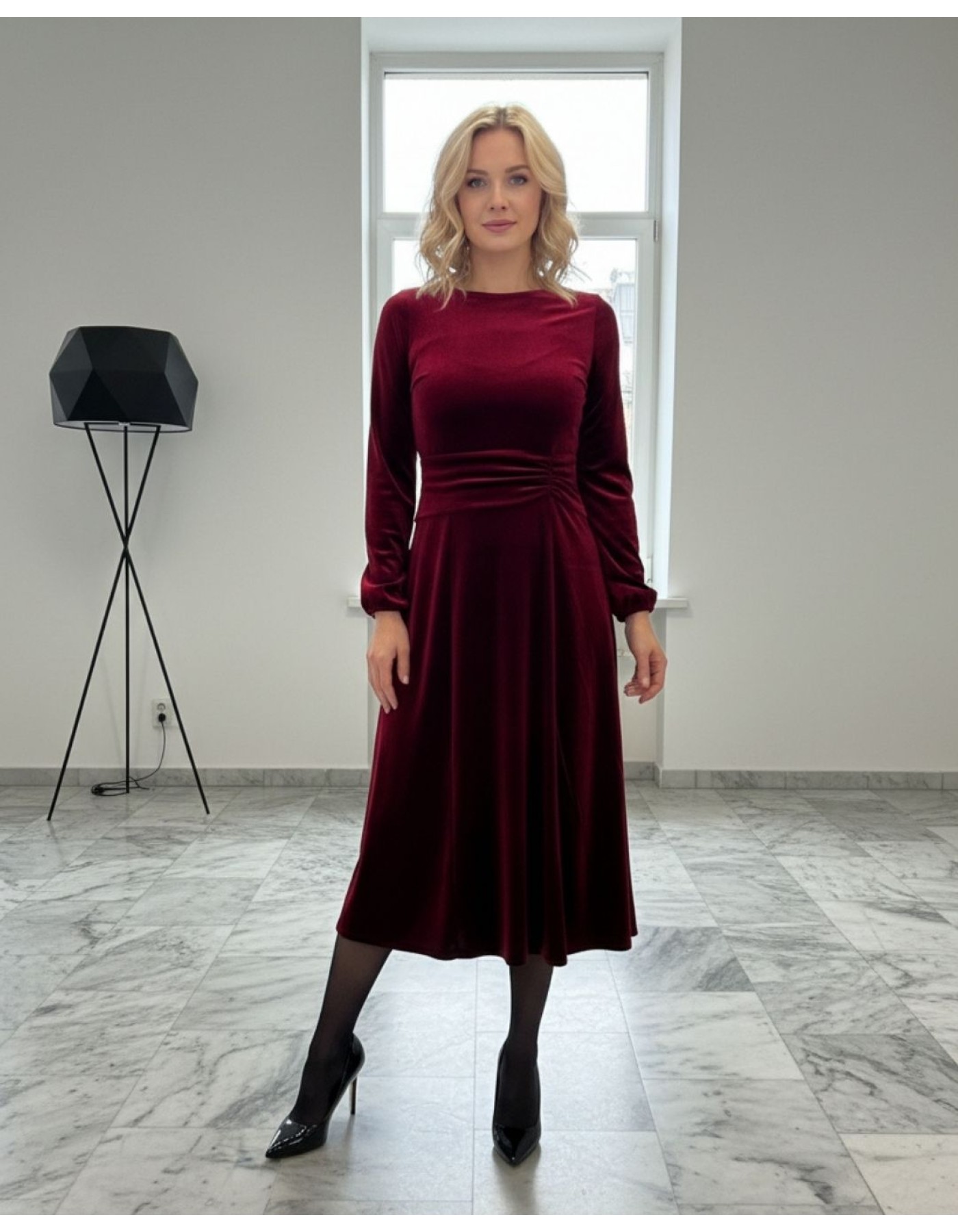 Φόρεμα βελούδο σχίσιμο σούρα