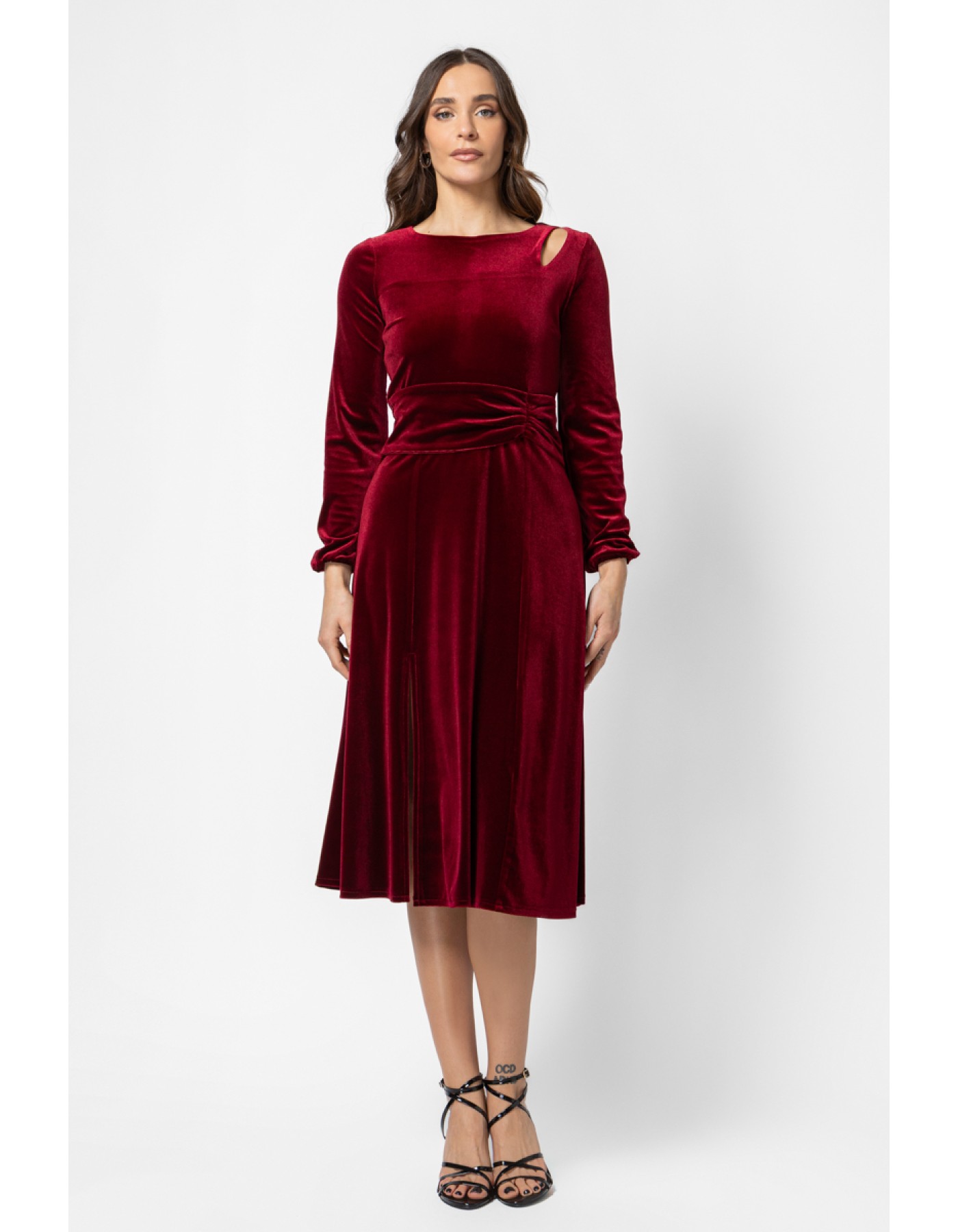 Φόρεμα βελούδο σχίσιμο σούρα