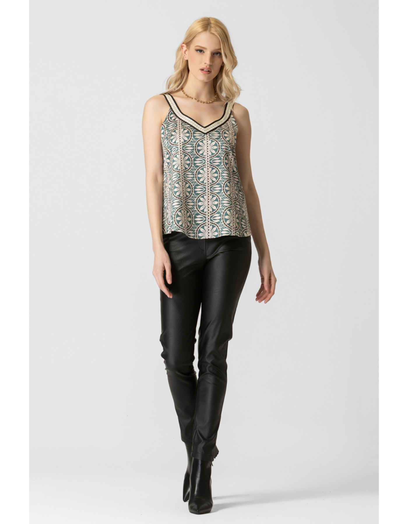 Μπλούζα αμάνικη σατέν εμπριμέ Μπλούζα αμάνικη σατέν εμπριμέ