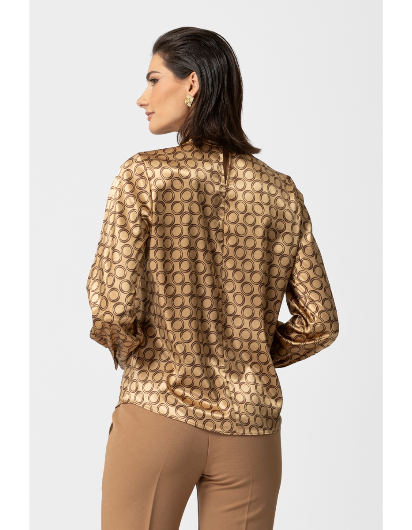 Μπλούζα σατέν με φουλάρι