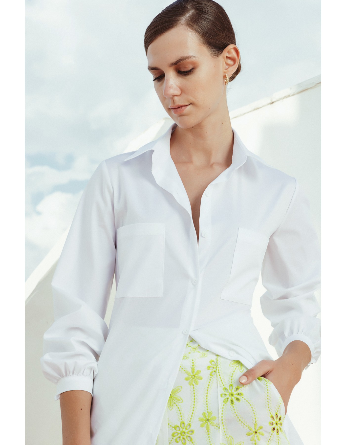 Πουκαμίσα ποπλίνα με σχισίματα και τσέπες Πουκαμίσα ποπλίνα με σχισίματα και τσέπες