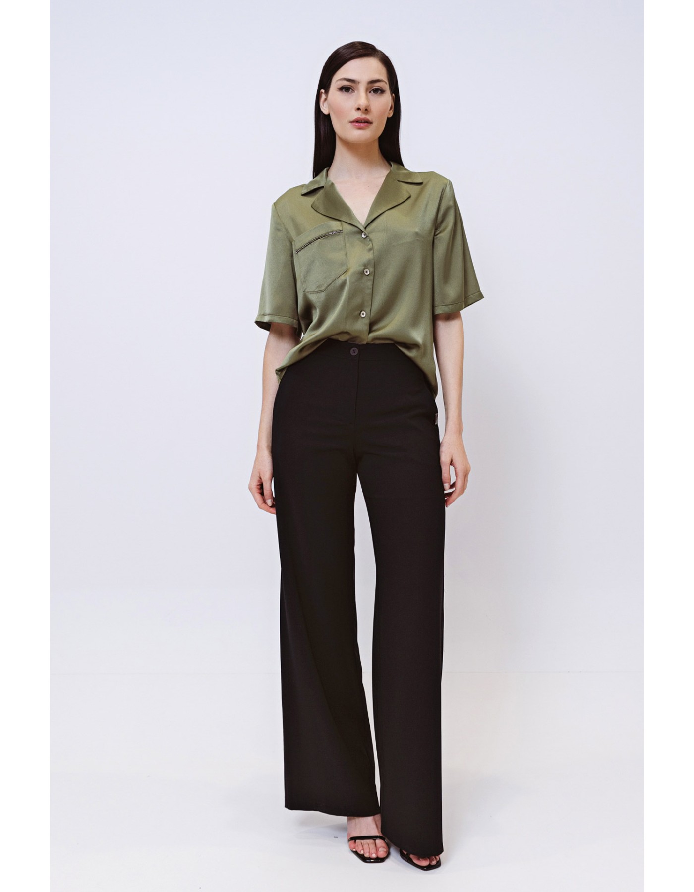 Παντελόνα κρεπ σε ύφασμα χυτό Παντελόνα κρεπ σε ύφασμα χυτό