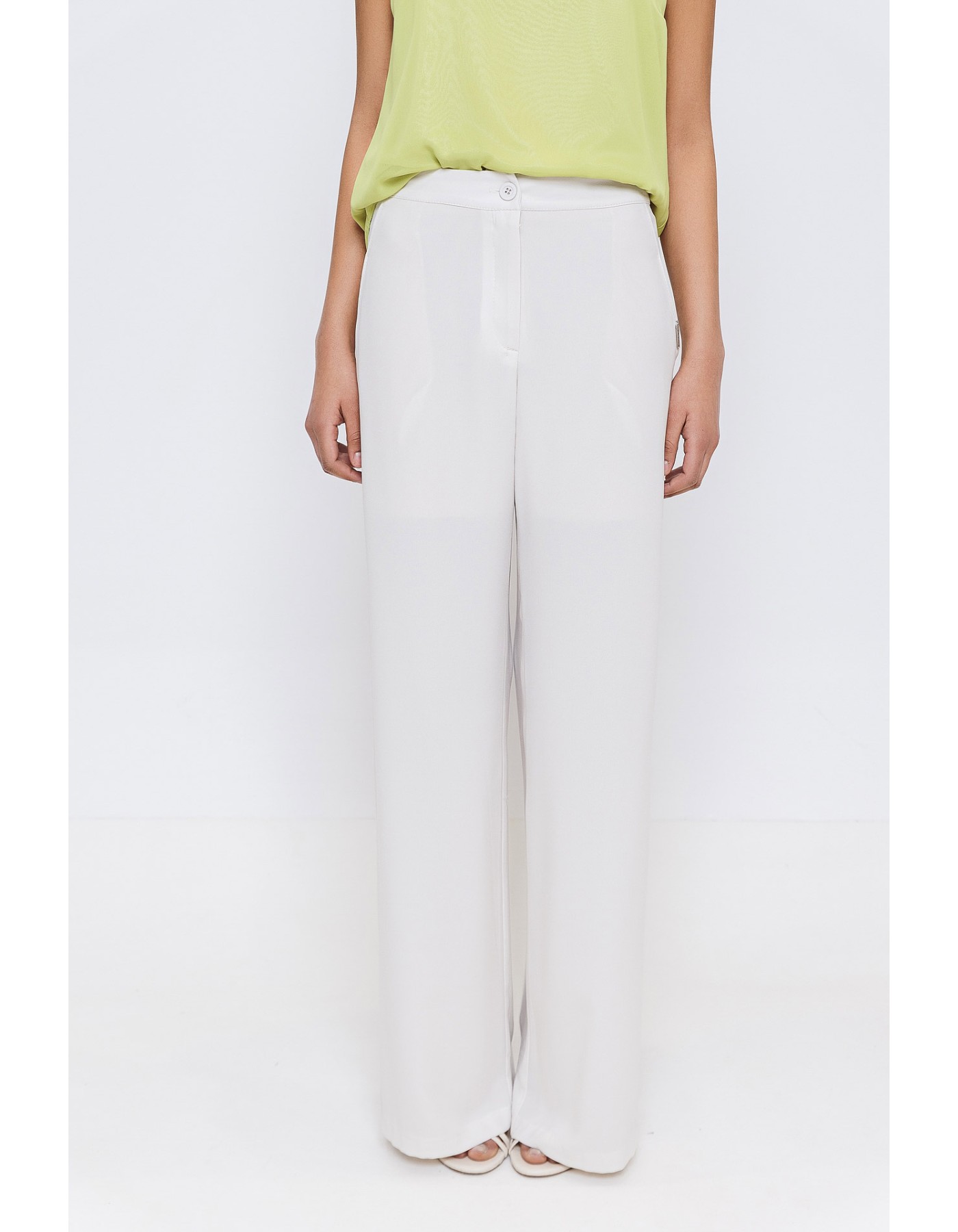 Παντελόνα κρεπ σε ύφασμα χυτό Παντελόνα κρεπ σε ύφασμα χυτό