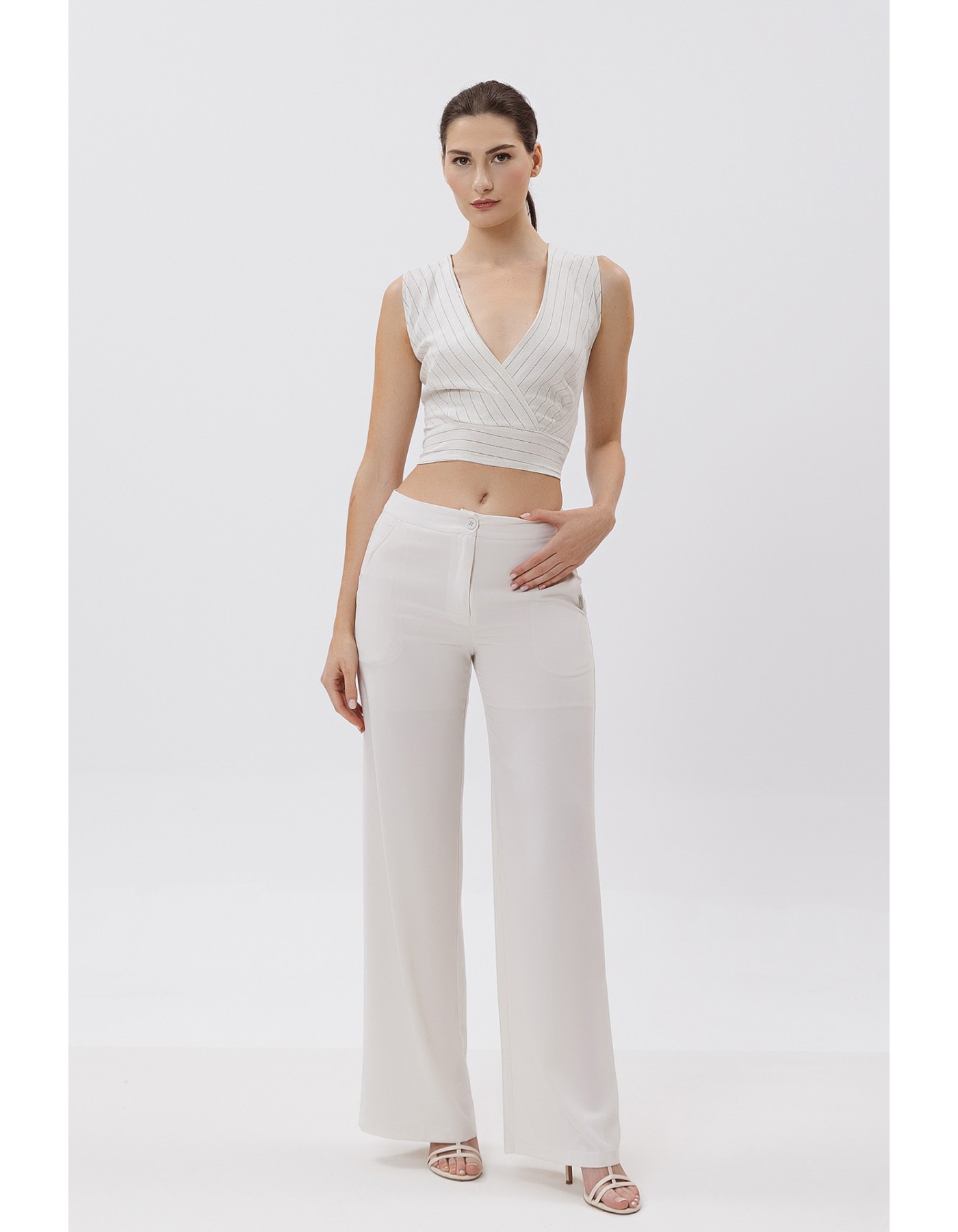 Παντελόνα κρεπ σε ύφασμα χυτό Παντελόνα κρεπ σε ύφασμα χυτό