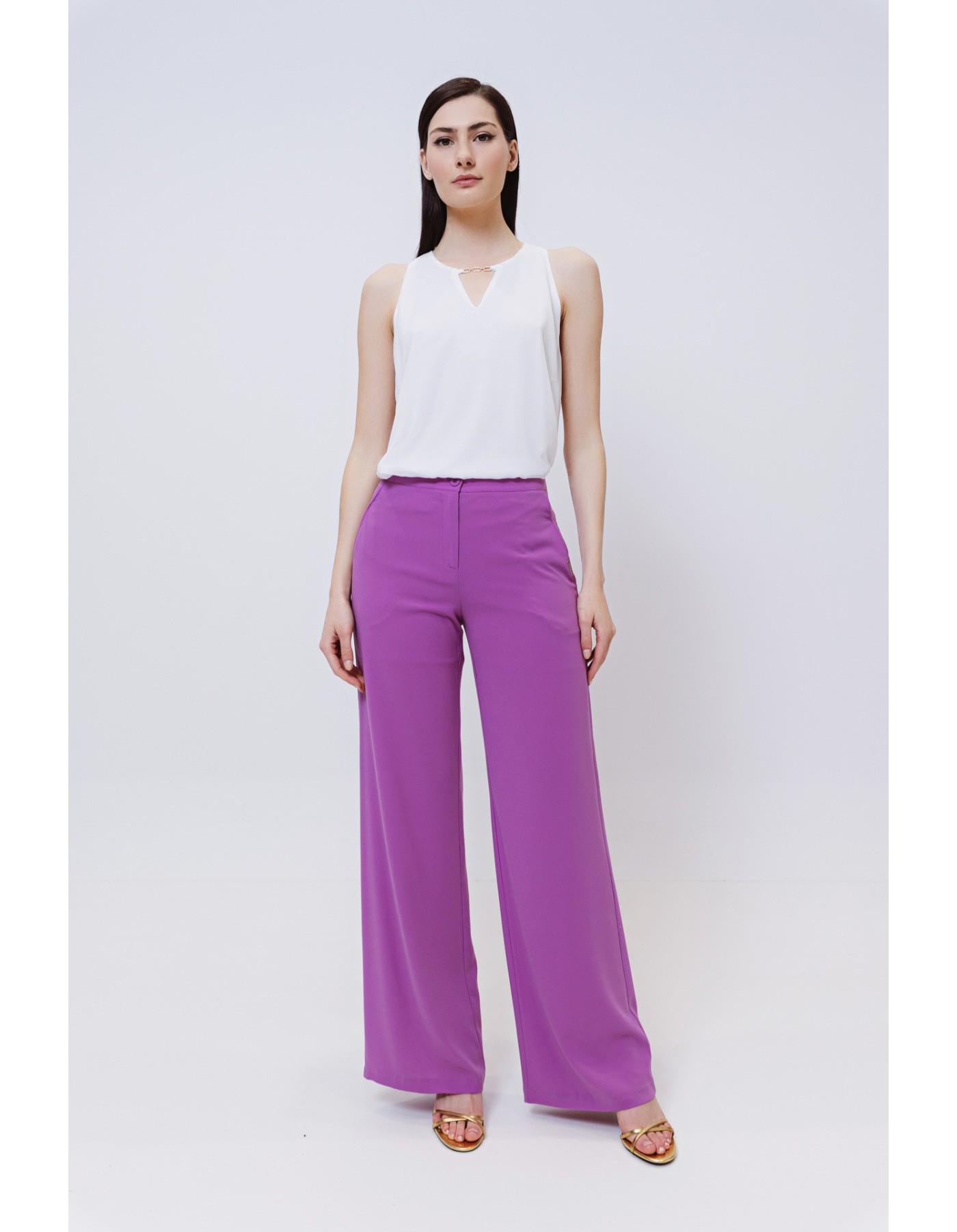 Παντελόνα κρεπ σε ύφασμα χυτό Παντελόνα κρεπ σε ύφασμα χυτό