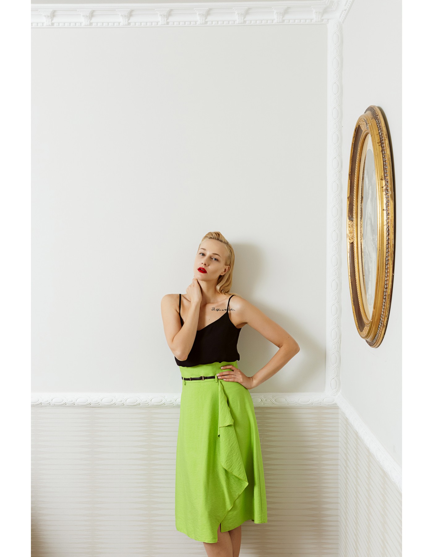 Φούστα με λοξό βολάν