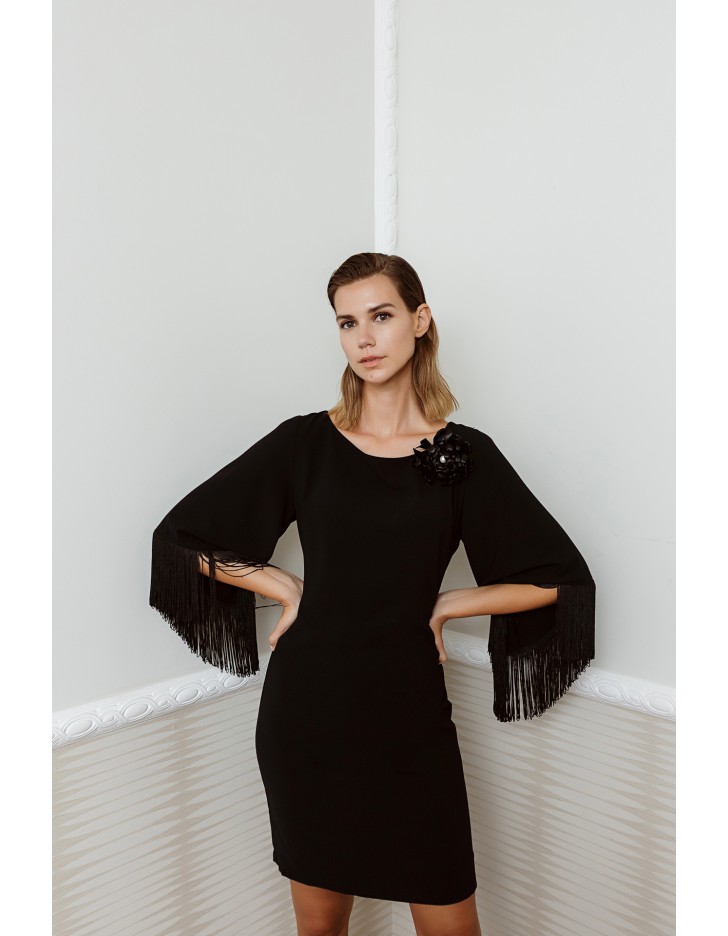 Φόρεμα κρεπ με κρόσσια και λουλούδι