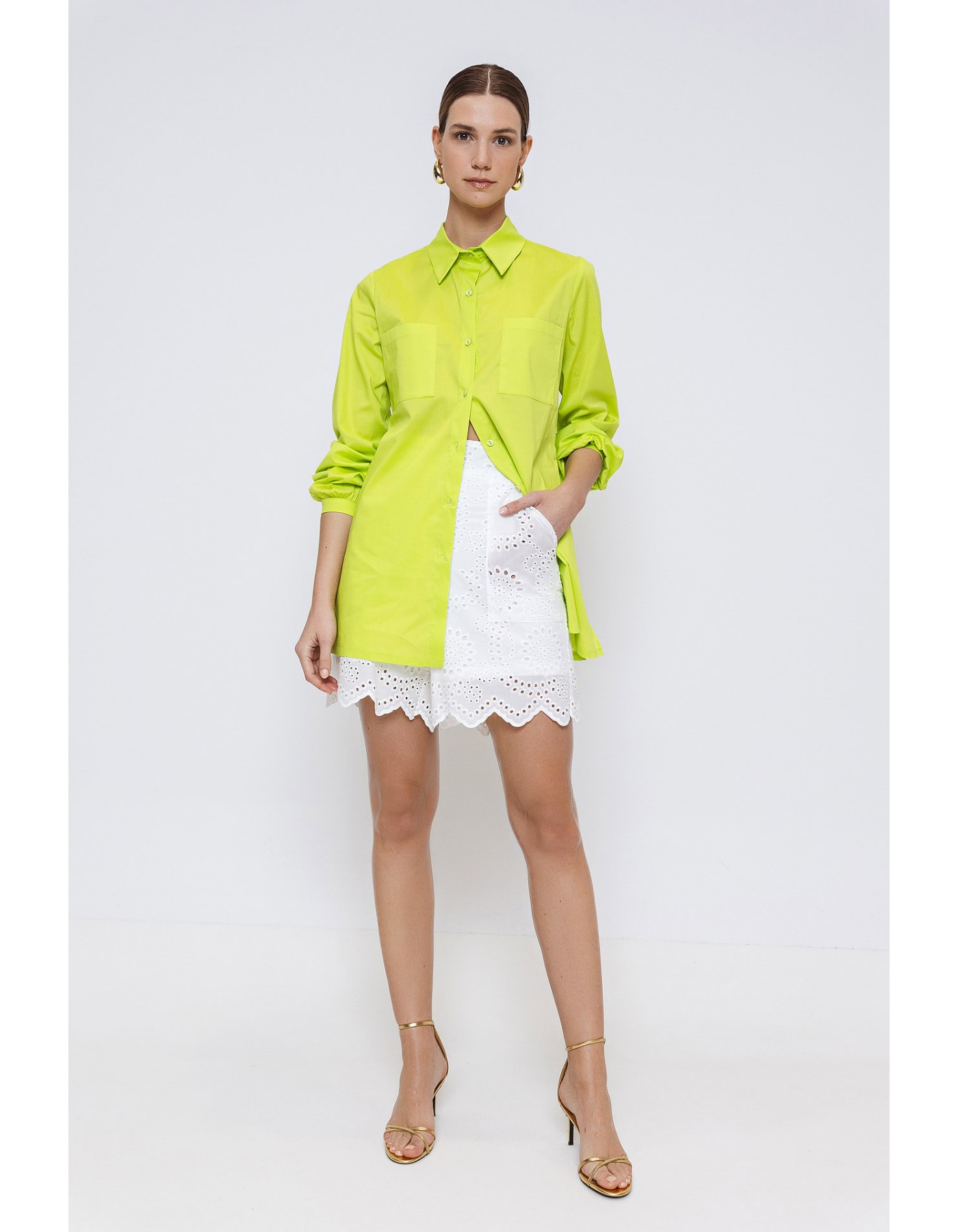 Πουκαμίσα ποπλίνα με σχισίματα και τσέπες Πουκαμίσα ποπλίνα με σχισίματα και τσέπες